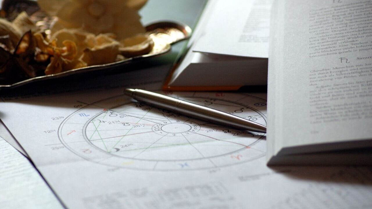 Binxin Zhang, consultation d'astrologie et lecture de thème natal à Paris au centre Anima